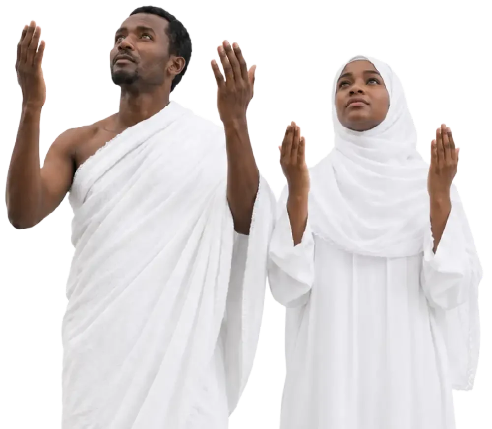رجل وامرأة سودانيان يرفعان أيديهما بالدعاء